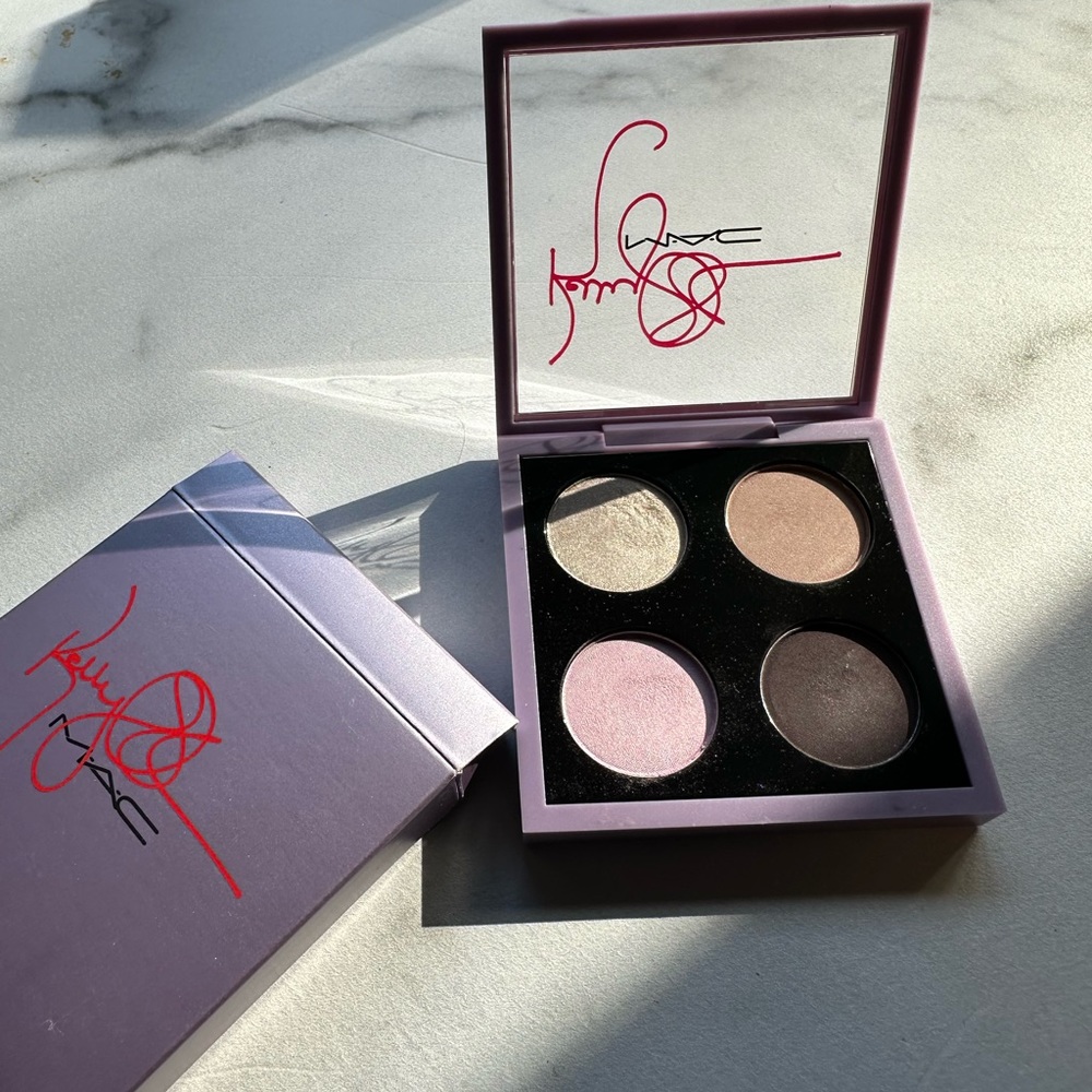 Kelly Osbourne x MAC Cosmetics Bloody Brilliant eyeshadow quad